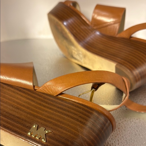 Michael Kors Tan Platform Sandals with Metallic Sole - Picture 9 of 9